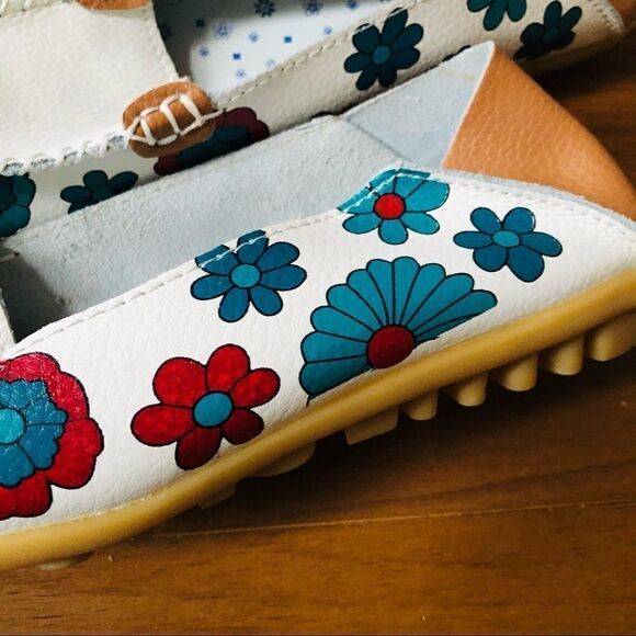 Driving Leather Floral Shoes Mocs - Picture 3 of 8